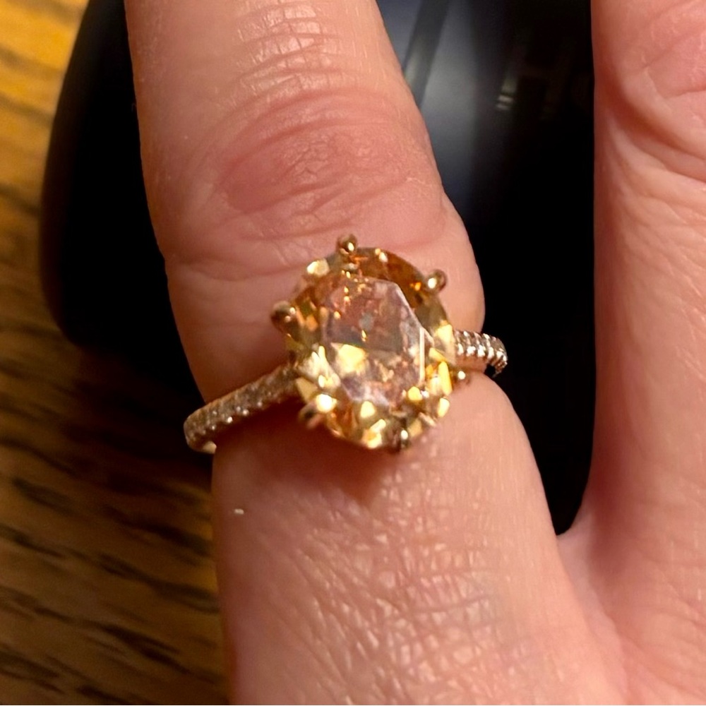 Itola Jewelry Champagne Ring Size 7 BRAND NEW NEVER WORN…. - Picture 3 of 8